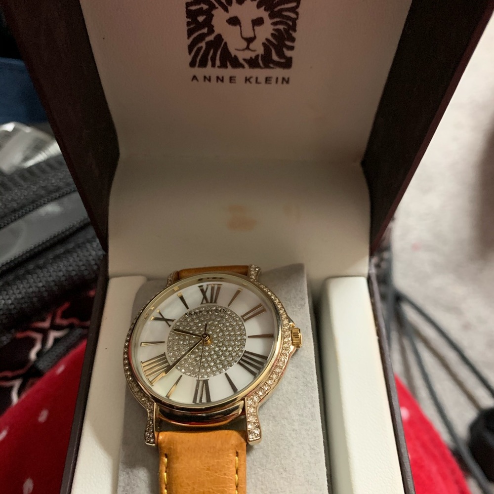 Watch - Picture 6 of 8